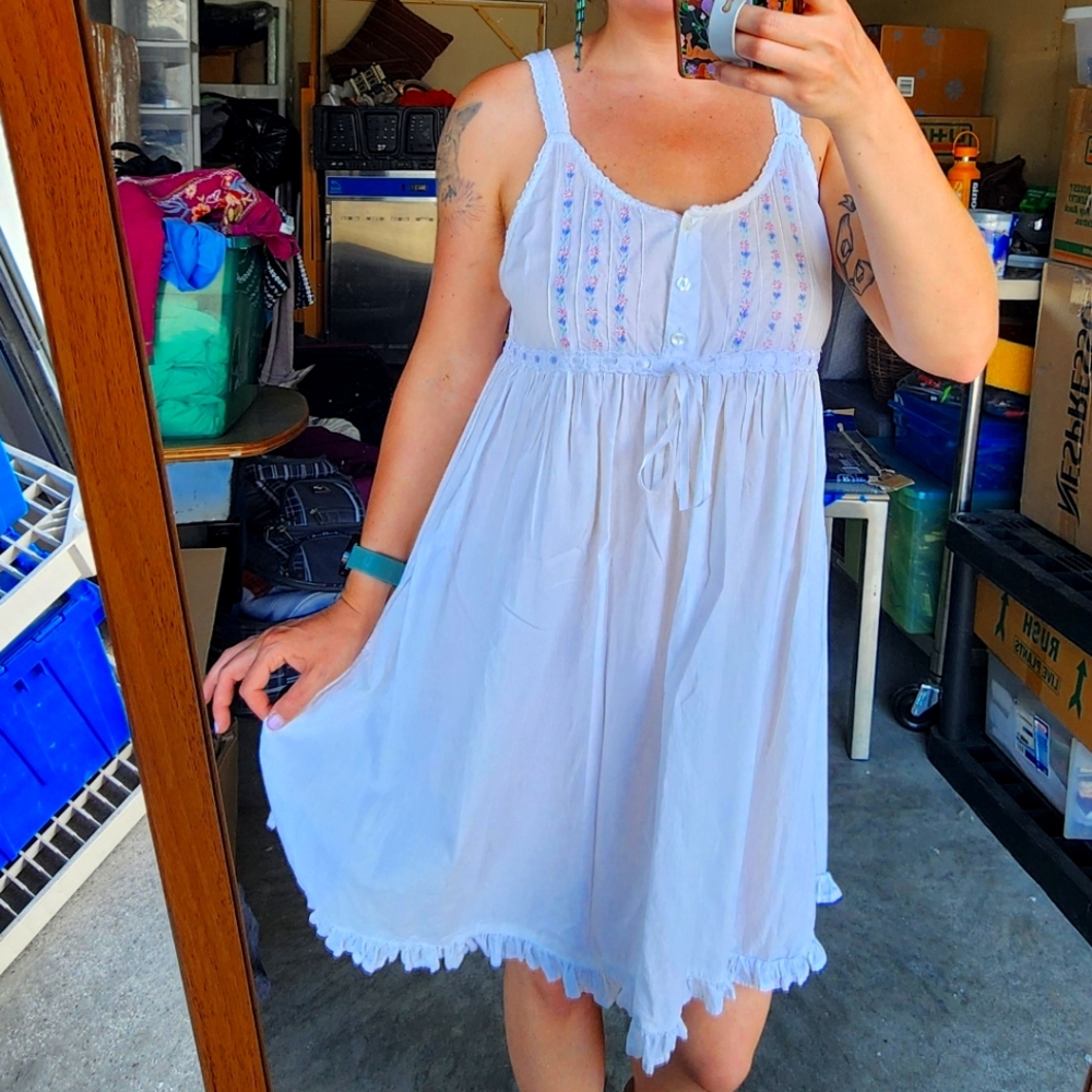 White Sleeveless Dress